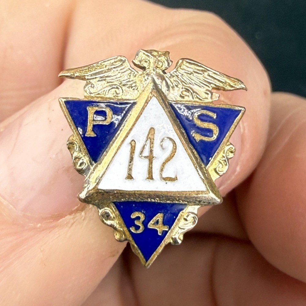 Vintage Estate Fraternity Pin Gold Tone Blue White Enamel Eagle Owl READ